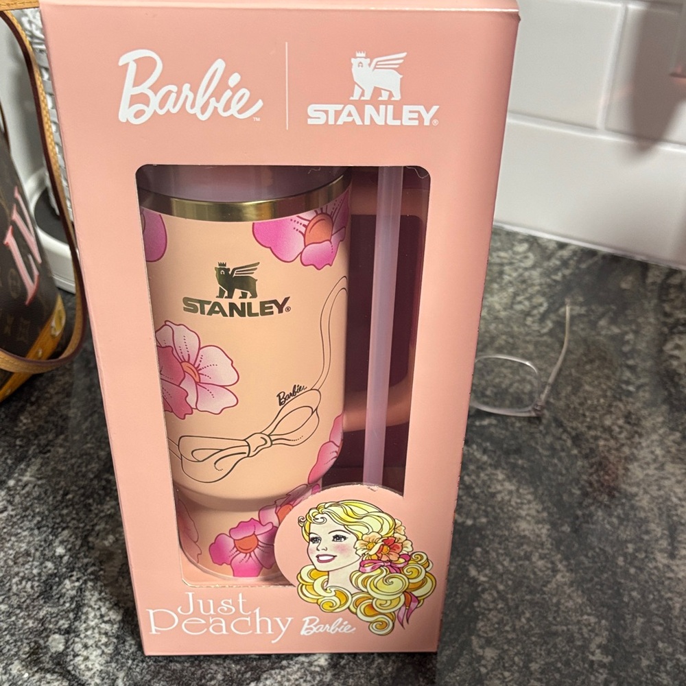 Stanley Peach Floral Tumbler with Straw